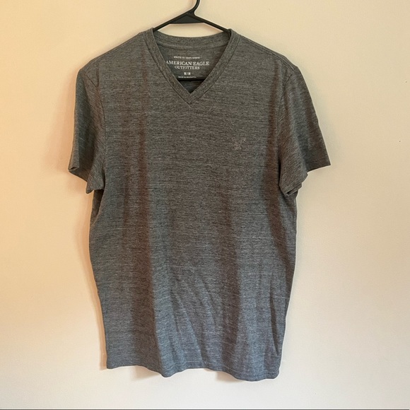 American Eagle mens vneck